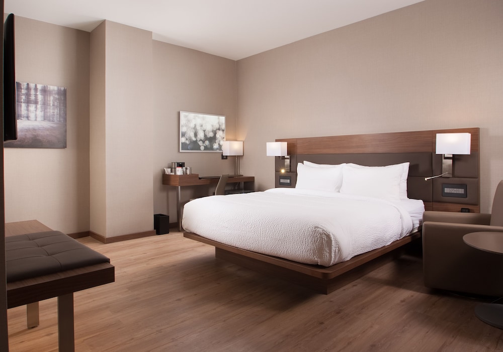 AC Hotel by Marriott New Orleans French Quarter — Hotel rooms in New Orleans, Louisiana