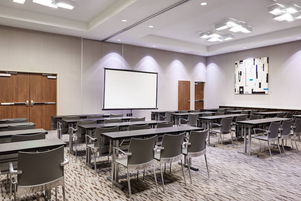 AC Hotel by Marriott New Orleans French Quarter — Hotel building in New Orleans, Louisiana