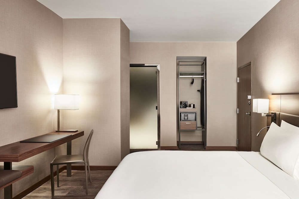 AC Hotel by Marriott New Orleans French Quarter — Hotel rooms in New Orleans, Louisiana
