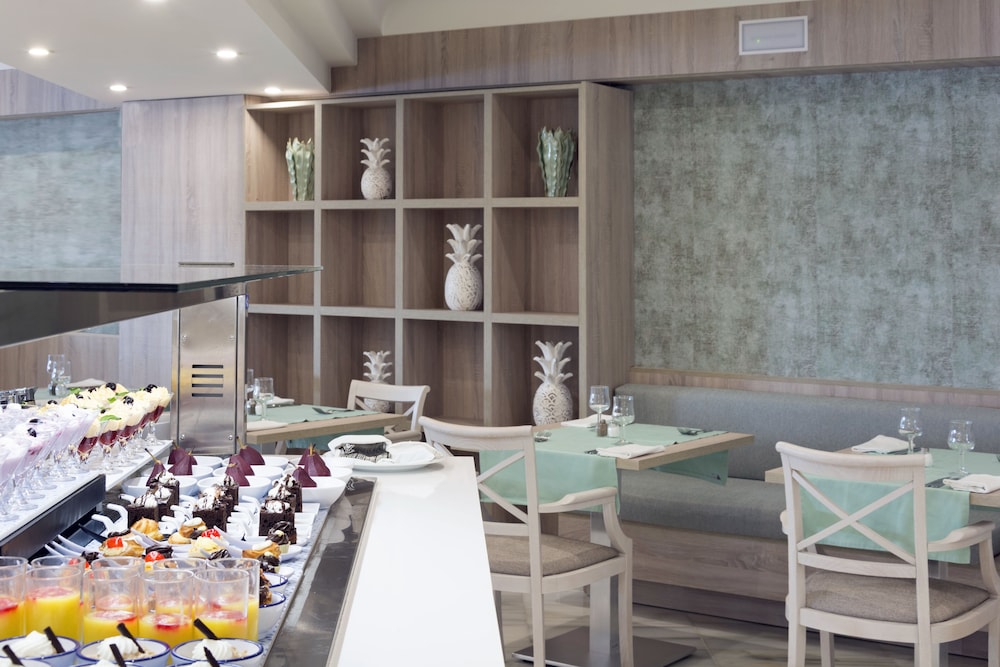 Ona Palmira Paguera — Restaurant & bars in Peguera, Balearic Islands