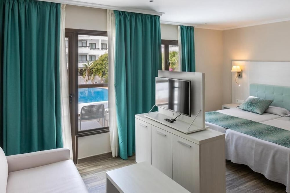 Ona Palmira Paguera — Hotel rooms in Peguera, Balearic Islands