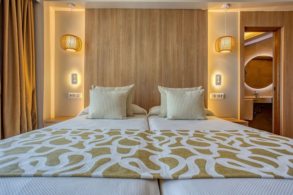 Ona Palmira Paguera — Hotel rooms in Peguera, Balearic Islands