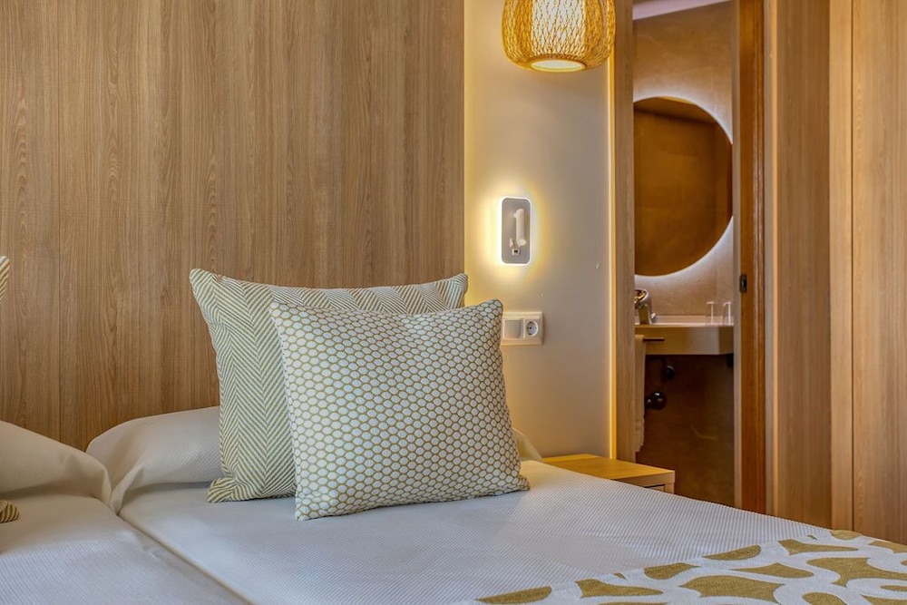 Ona Palmira Paguera — Hotel rooms in Peguera, Balearic Islands