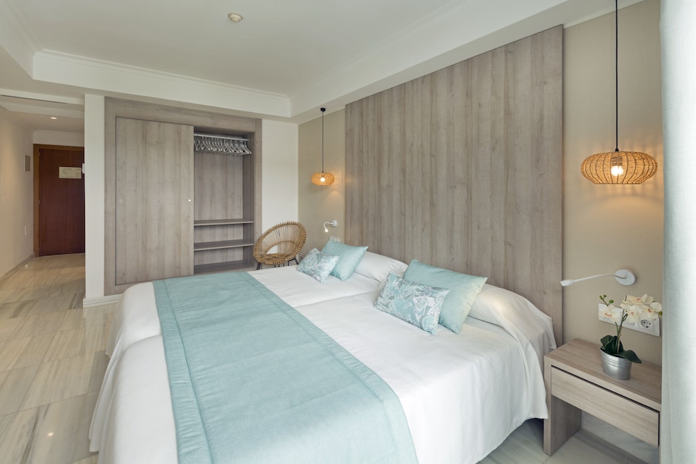 Ona Palmira Paguera — Hotel rooms in Peguera, Balearic Islands