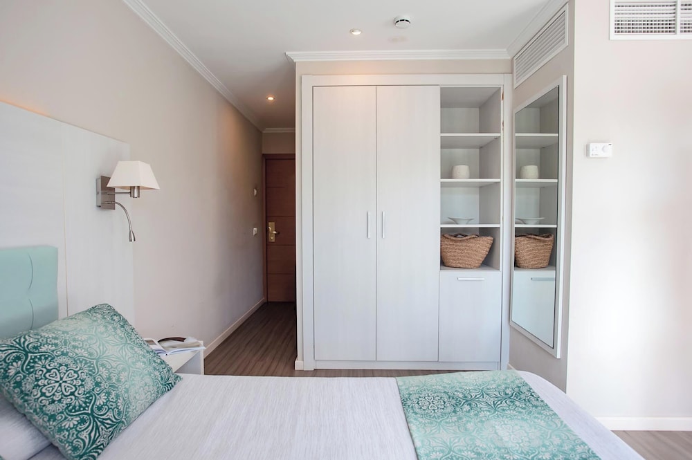 Ona Palmira Paguera — Hotel rooms in Peguera, Balearic Islands