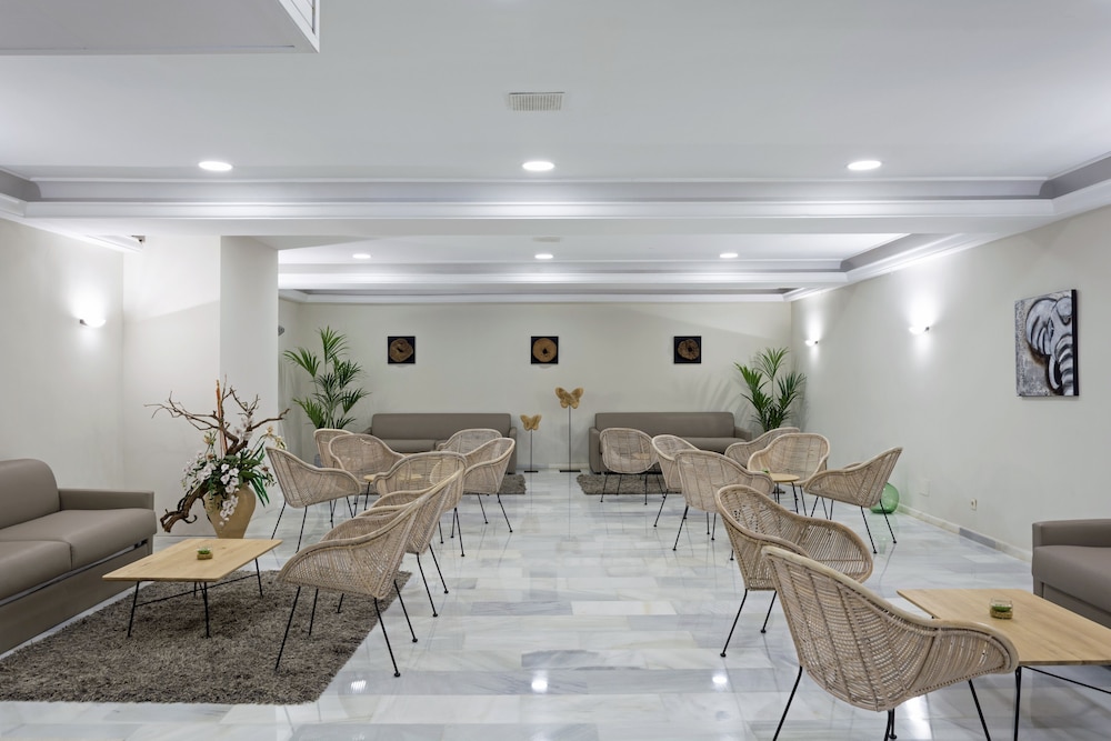 Ona Palmira Paguera — Hotel building in Peguera, Balearic Islands