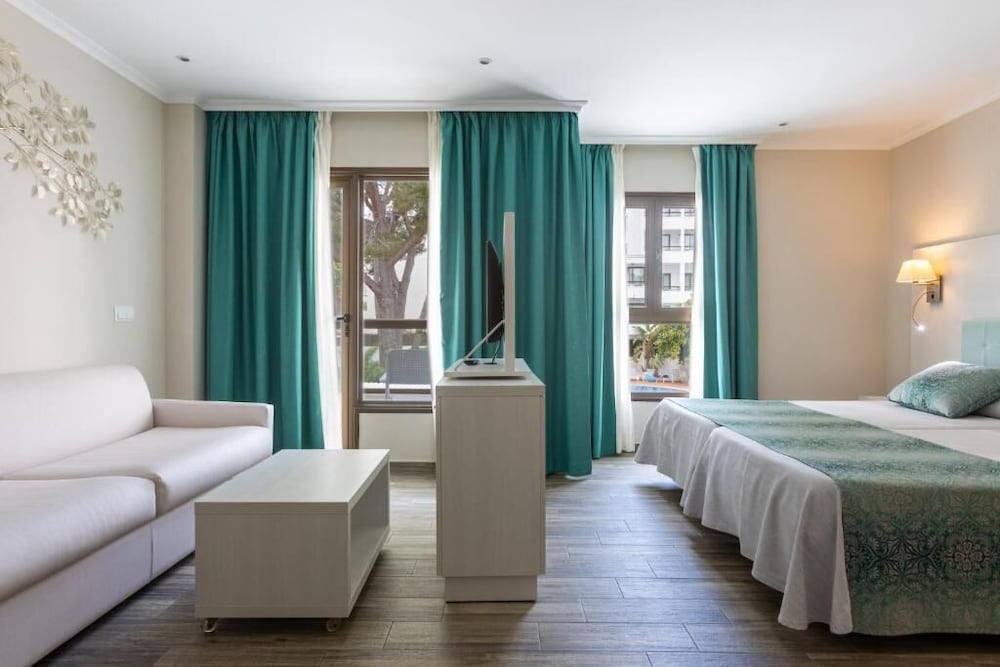 Ona Palmira Paguera — Hotel rooms in Peguera, Balearic Islands