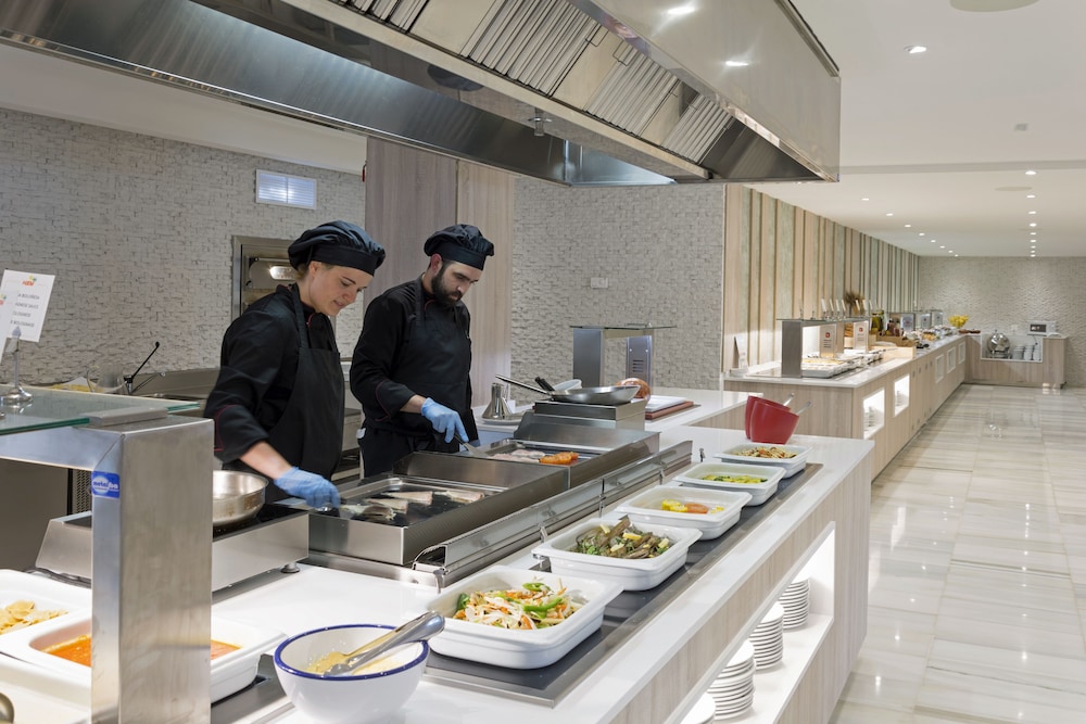 Ona Palmira Paguera — Restaurant & bars in Peguera, Balearic Islands