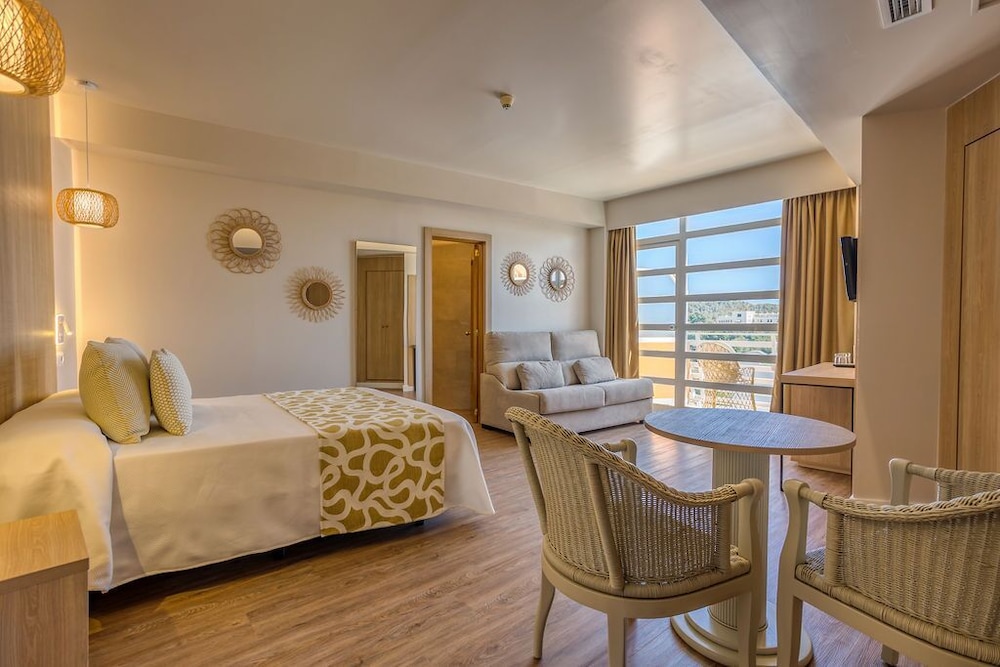 Ona Palmira Paguera — Hotel rooms in Peguera, Balearic Islands