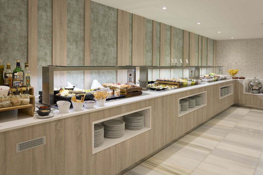 Ona Palmira Paguera — Restaurant & bars in Peguera, Balearic Islands