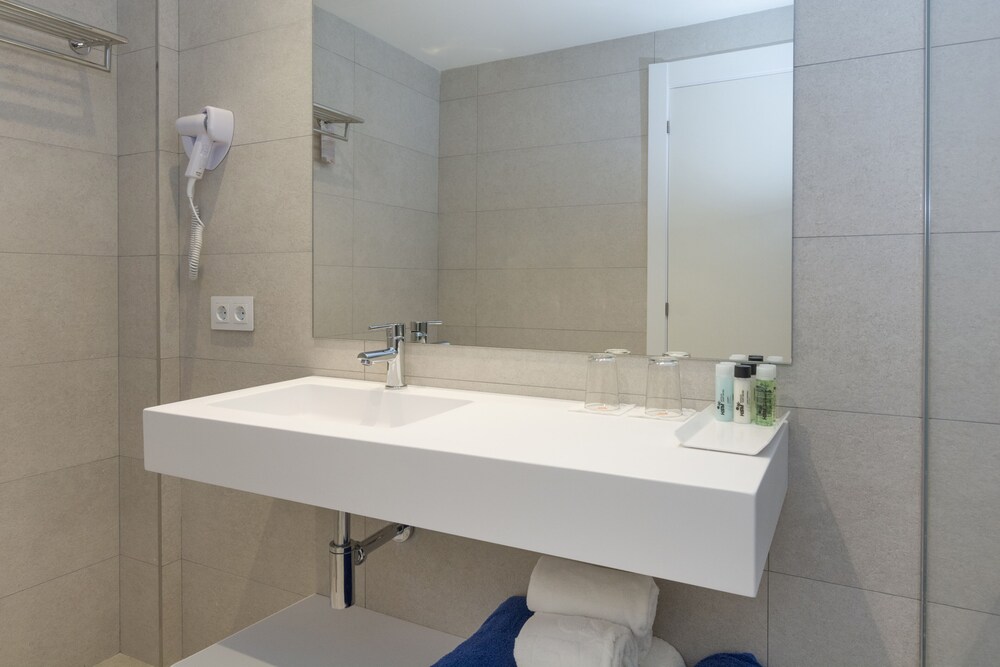 Ona Palmira Paguera — Hotel rooms in Peguera, Balearic Islands