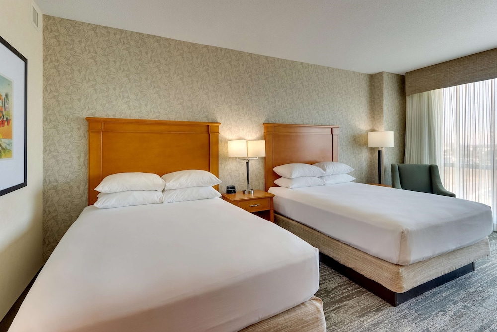 Drury Inn & Suites near Universal Orlando Resort — Hotel rooms in Orlando, Florida