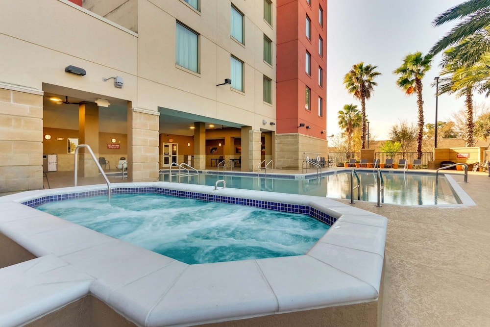 Drury Inn & Suites near Universal Orlando Resort - zdjęcie 3