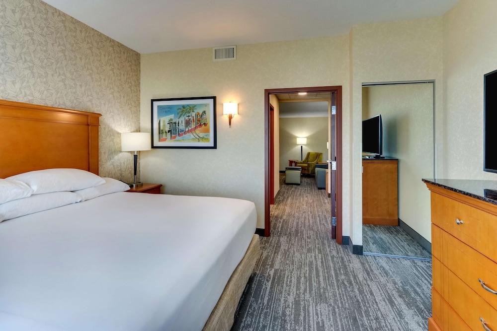 Drury Inn & Suites near Universal Orlando Resort — Hotel rooms in Orlando, Florida