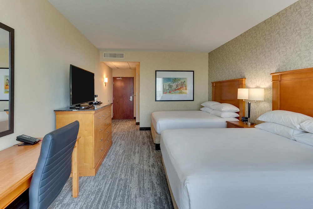 Drury Inn & Suites near Universal Orlando Resort — Hotel rooms in Orlando, Florida