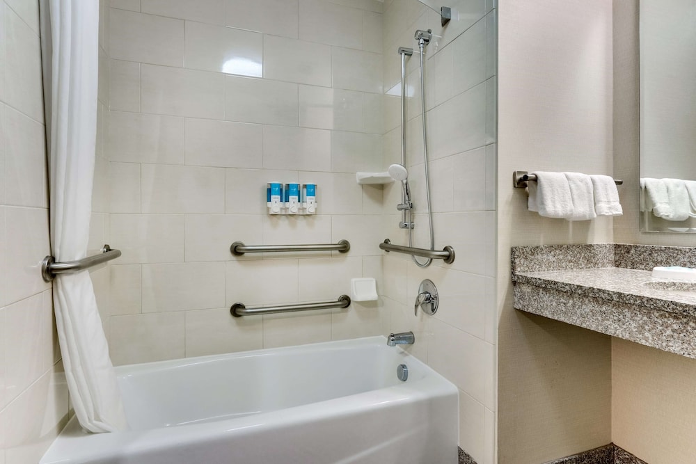 Drury Inn & Suites near Universal Orlando Resort — Hotel rooms in Orlando, Florida