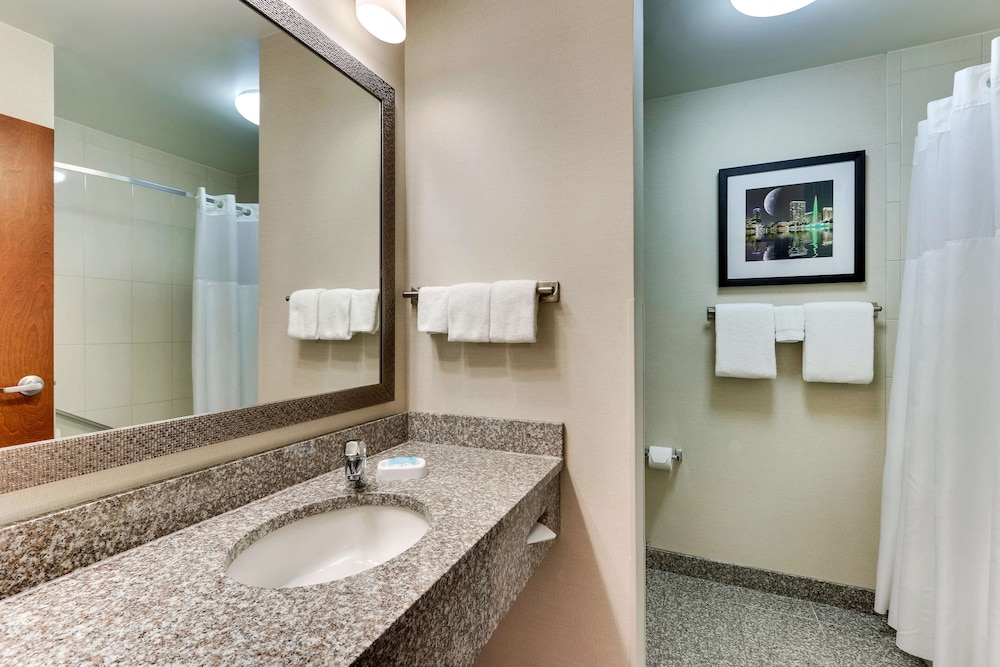 Drury Inn & Suites near Universal Orlando Resort — Hotel rooms in Orlando, Florida