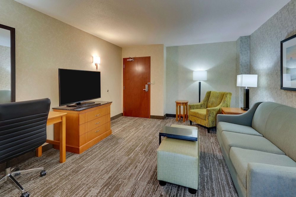 Drury Inn & Suites near Universal Orlando Resort — Hotel rooms in Orlando, Florida