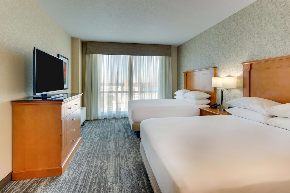 Drury Inn & Suites near Universal Orlando Resort — Hotel rooms in Orlando, Florida