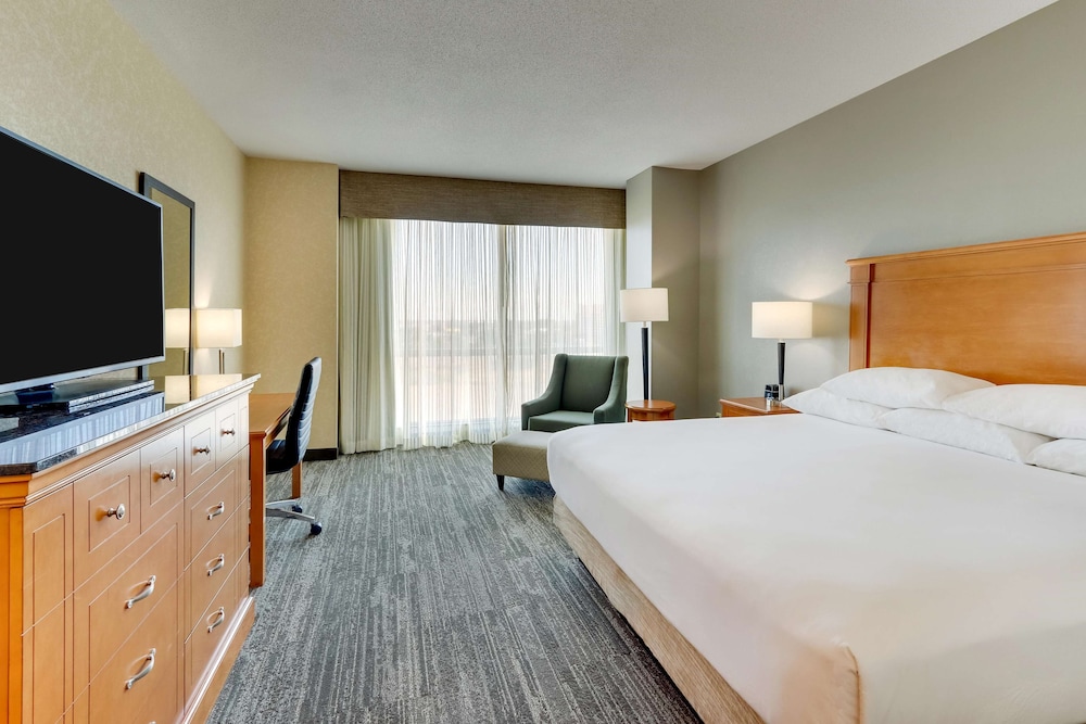 Drury Inn & Suites near Universal Orlando Resort — Hotel rooms in Orlando, Florida