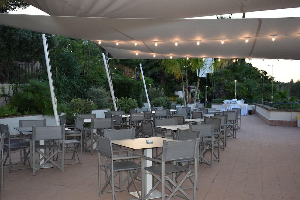 Domina Zagarella Sicily — Restaurant & bars in Santa Flavia, Sicily