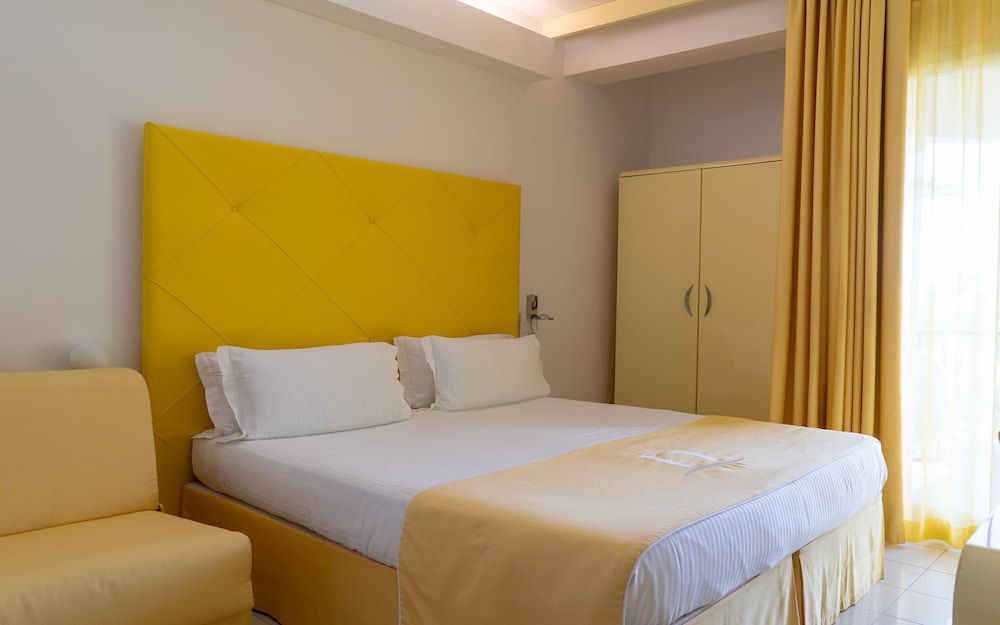 Domina Zagarella Sicily — Hotel rooms in Santa Flavia, Sicily