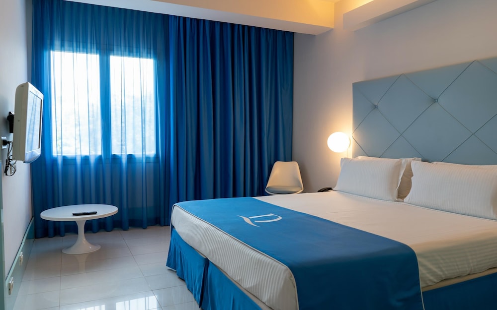 Domina Zagarella Sicily — Hotel rooms in Santa Flavia, Sicily