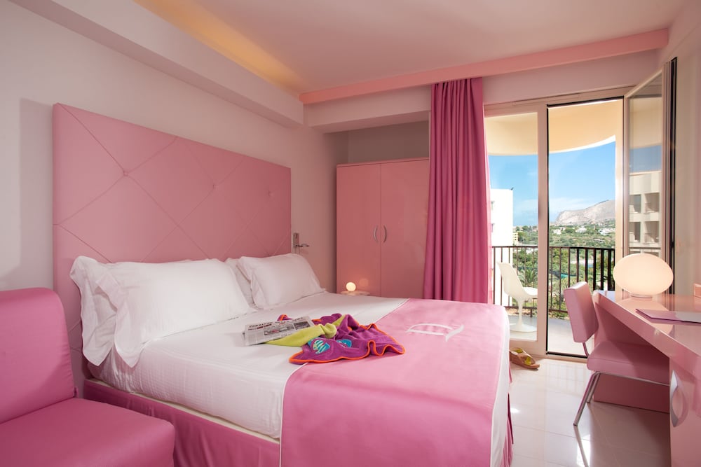 Domina Zagarella Sicily — Hotel rooms in Santa Flavia, Sicily