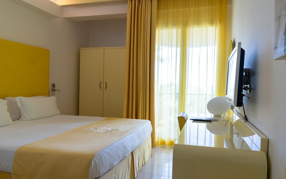 Domina Zagarella Sicily — Hotel rooms in Santa Flavia, Sicily