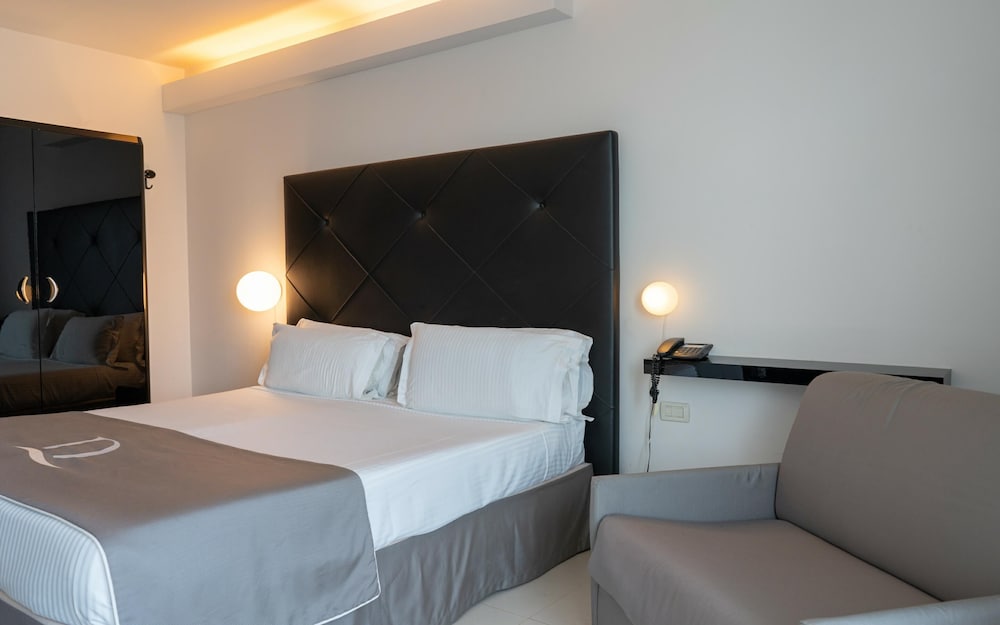 Domina Zagarella Sicily — Hotel rooms in Santa Flavia, Sicily