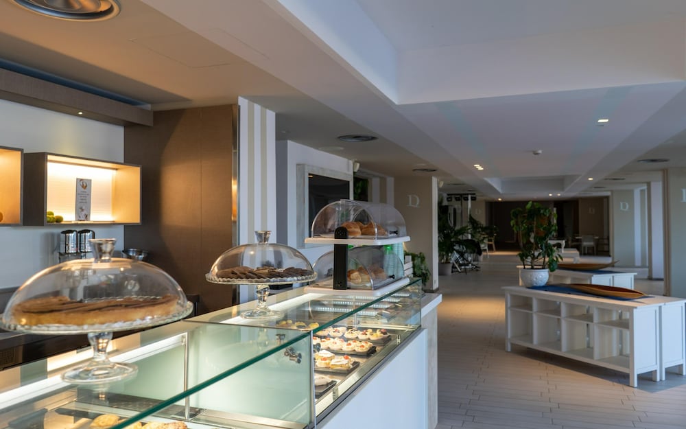 Domina Zagarella Sicily — Restaurant & bars in Santa Flavia, Sicily