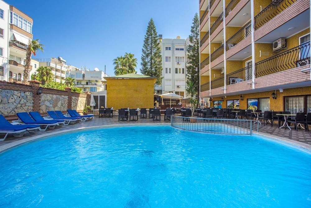 Wasa Hotel — Swimming pool in Alanya