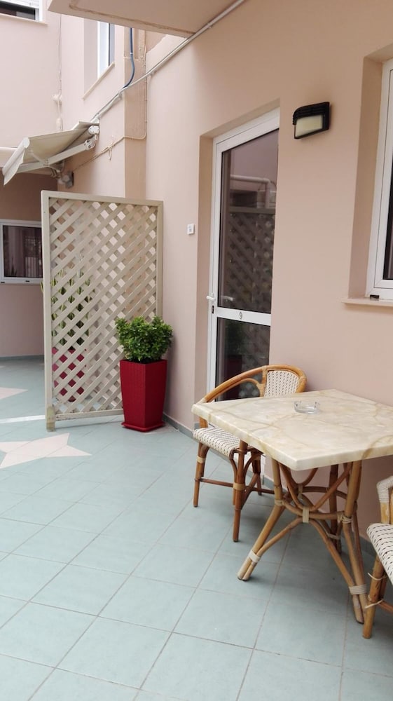 Solimar Ruby — Hotel building in Malia