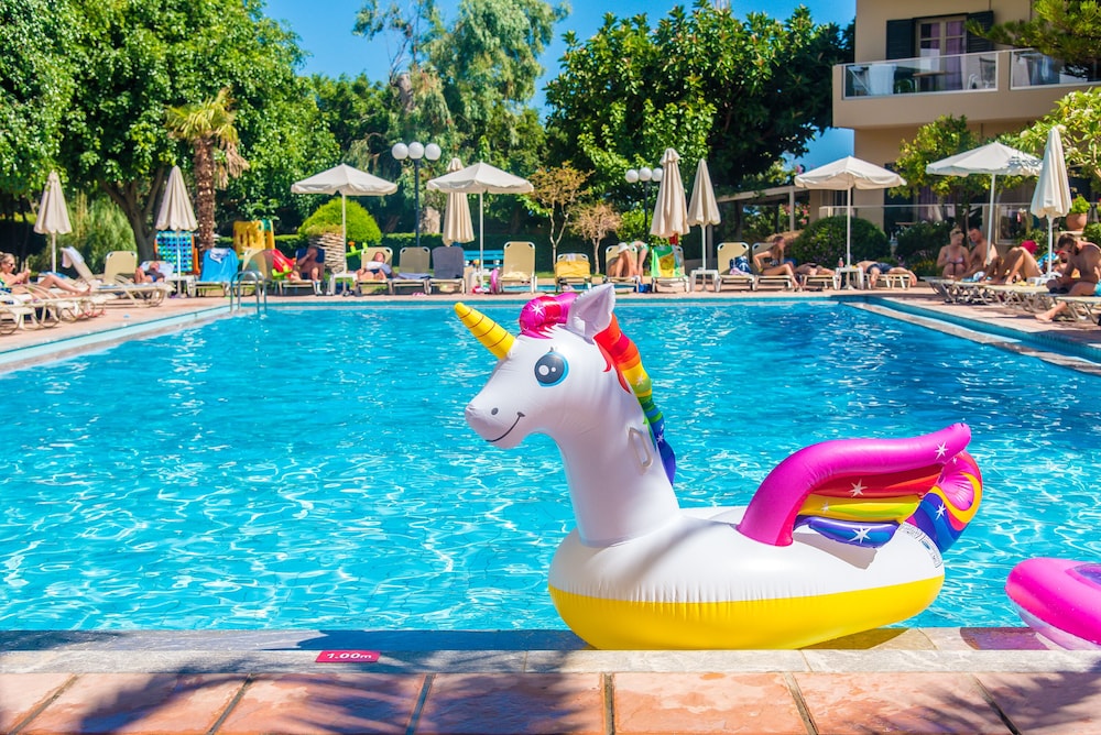 Solimar Ruby — Swimming pool in Malia