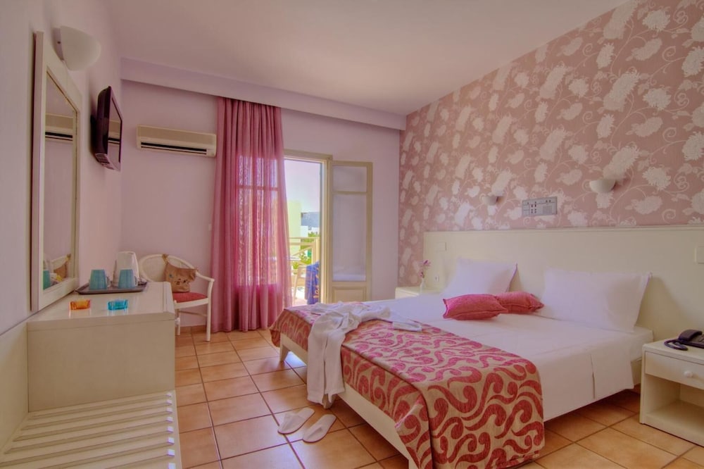 Solimar Ruby — Hotel rooms in Malia