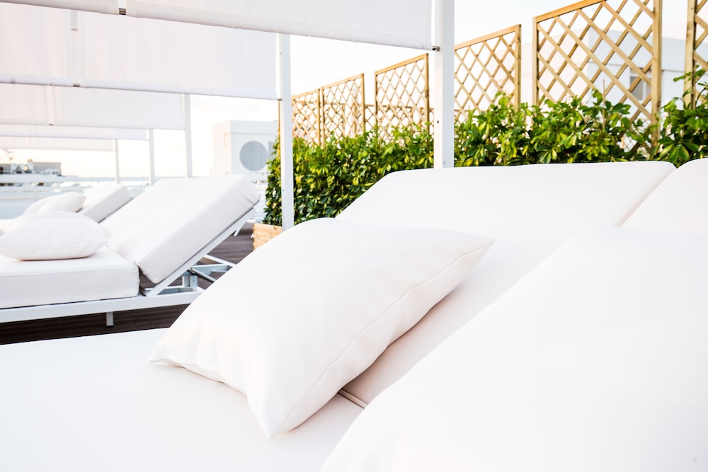 Coral Suites & Spa — Hotel rooms in Playa de las Americas, Canary Islands