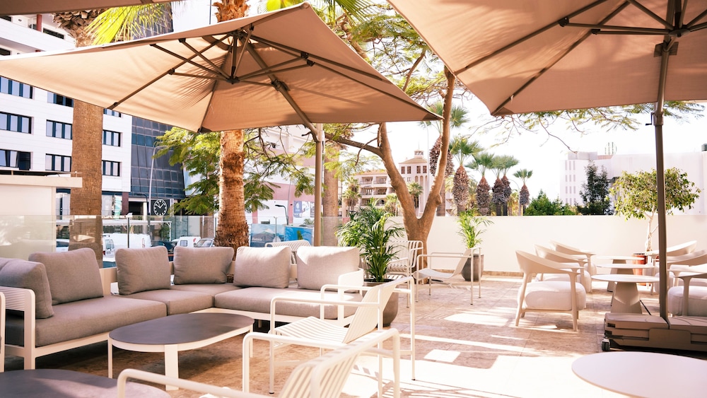 Coral Suites & Spa — Restaurant & bars in Playa de las Americas, Canary Islands