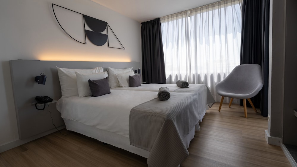 Coral Suites & Spa — Hotel rooms in Playa de las Americas, Canary Islands