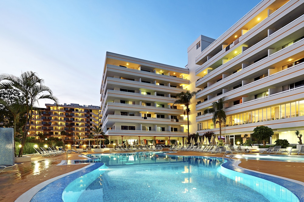 Coral Suites & Spa — Swimming pool in Playa de las Americas, Canary Islands