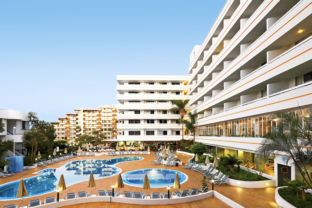 Coral Suites & Spa — Swimming pool in Playa de las Americas, Canary Islands
