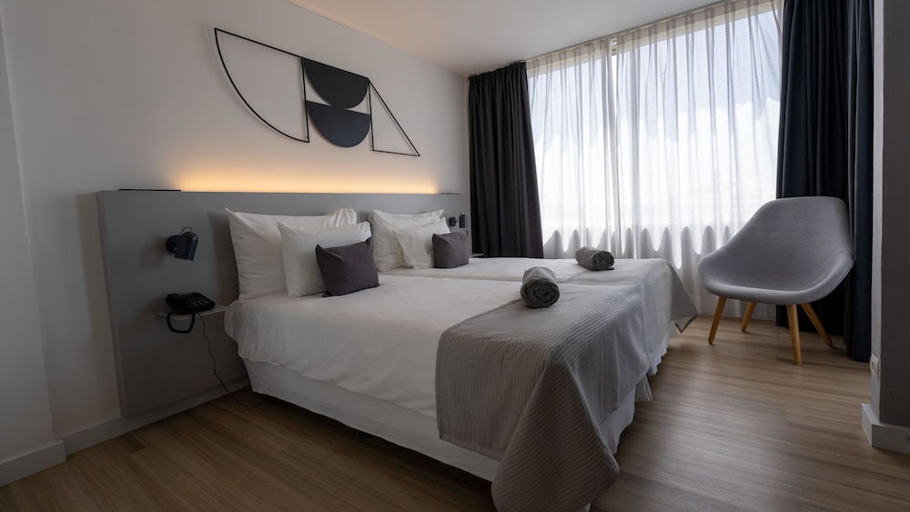 Coral Suites & Spa — Hotel rooms in Playa de las Americas, Canary Islands