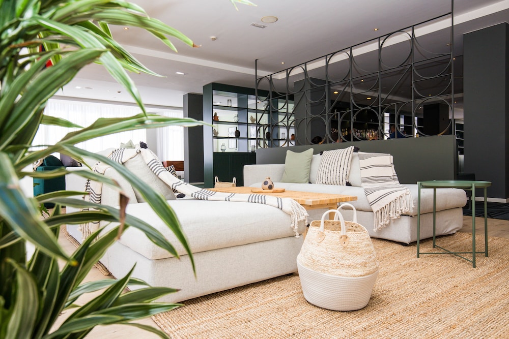 Coral Suites & Spa — Hotel rooms in Playa de las Americas, Canary Islands