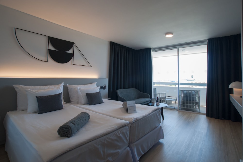 Coral Suites & Spa — Hotel rooms in Playa de las Americas, Canary Islands