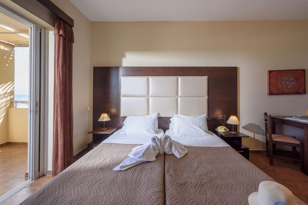 Eurohotel Theo Hotel — Hotel rooms in Chania