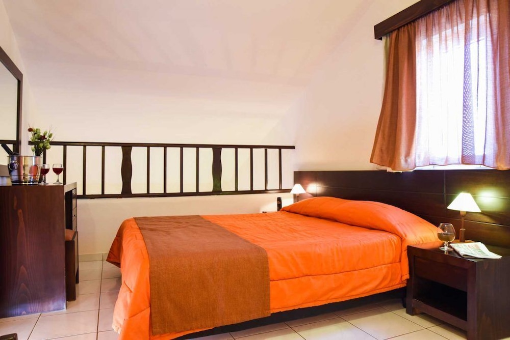 Eurohotel Theo Hotel — Hotel rooms in Chania
