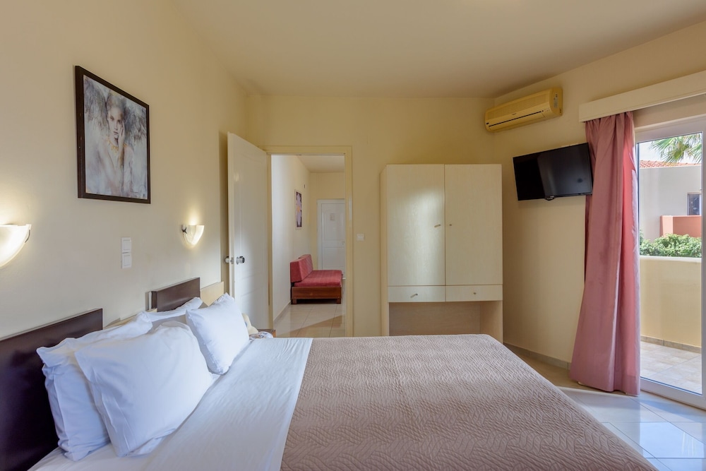 Eurohotel Theo Hotel — Hotel rooms in Chania