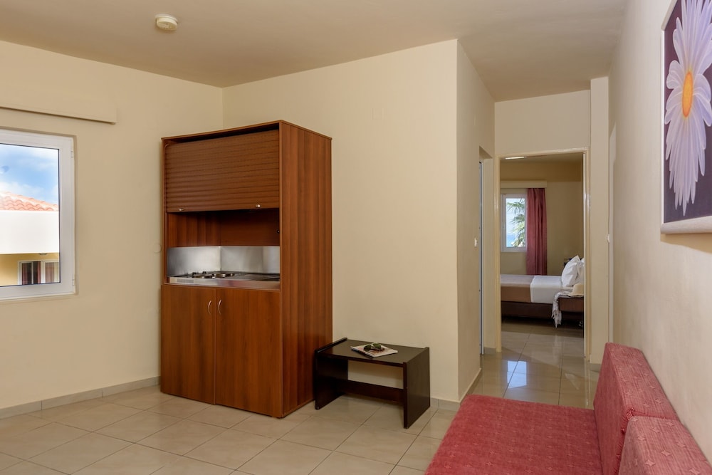 Eurohotel Theo Hotel — Hotel rooms in Chania