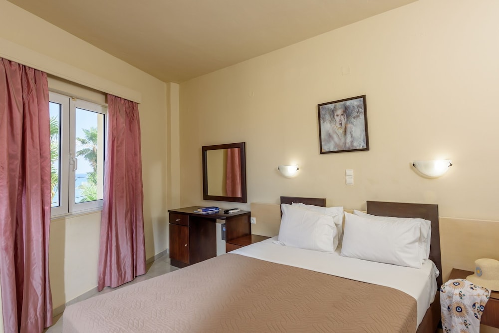 Eurohotel Theo Hotel — Hotel rooms in Chania
