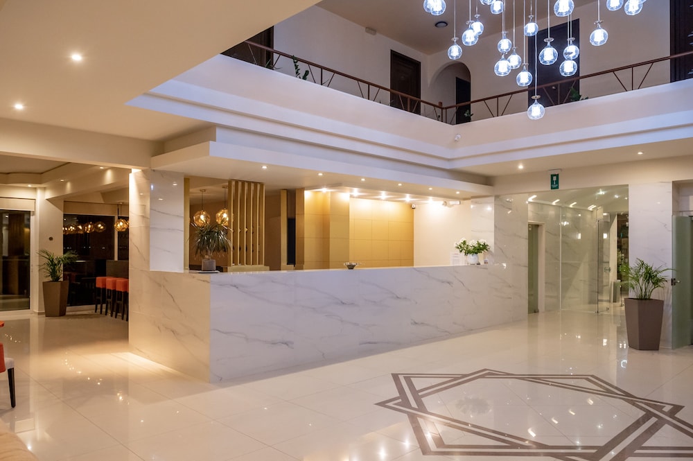 Eurohotel Theo Hotel — Hotel building in Chania