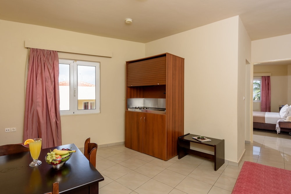 Eurohotel Theo Hotel — Hotel rooms in Chania